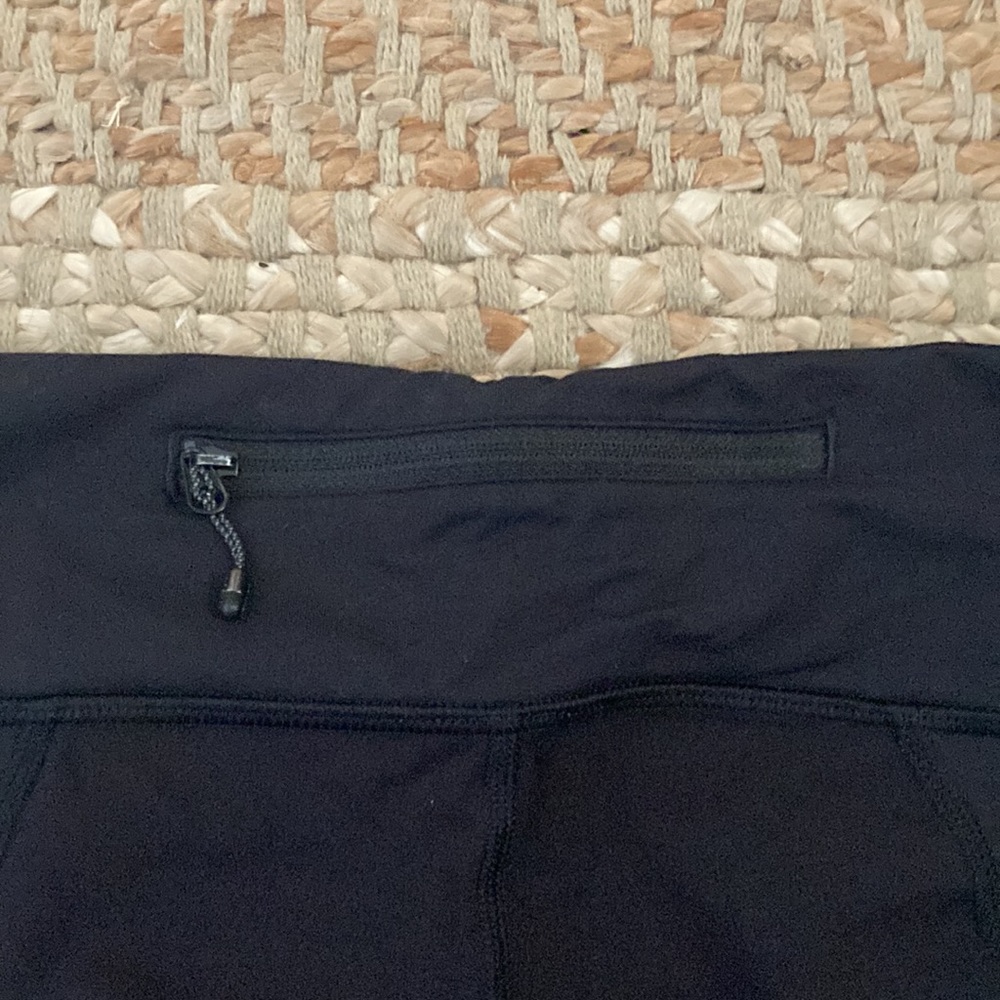 Lulu lemon black leggings in great condition size 8 - Picture 6 of 8